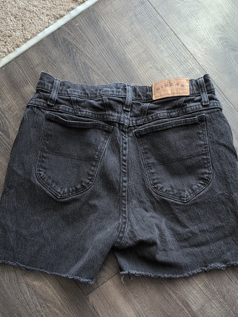 Vintage Riders High Rise Black Shorts Size 10 Medium - Picture 3 of 4